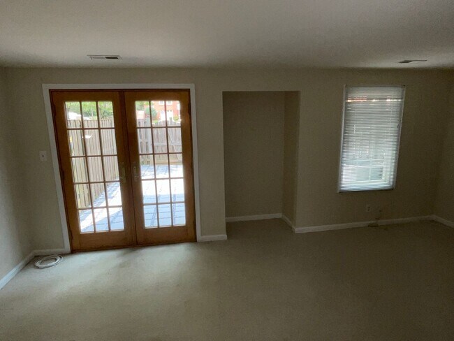 Building Photo - 1311 Templeton Pl