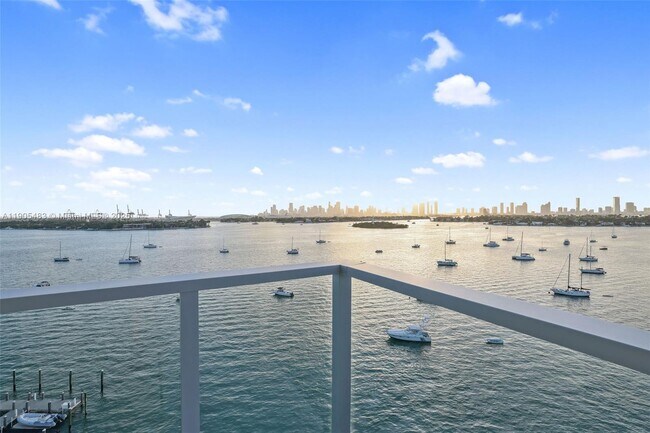 Building Photo - 1500 Bay Rd