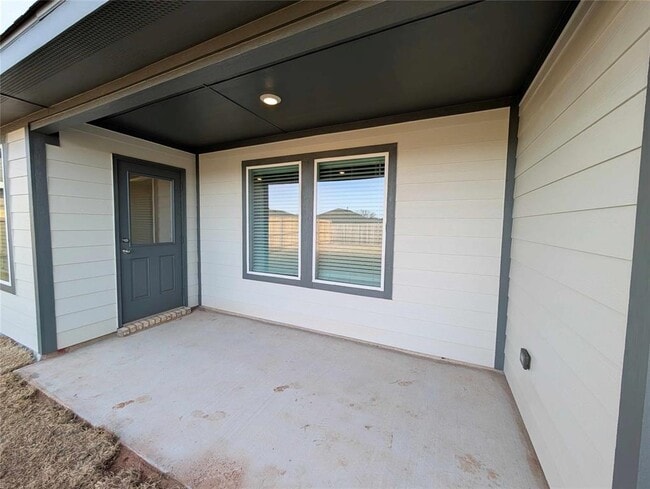 Building Photo - 2917 Ember Dr