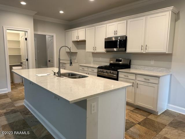 Building Photo - 300 Sparrowhawk St