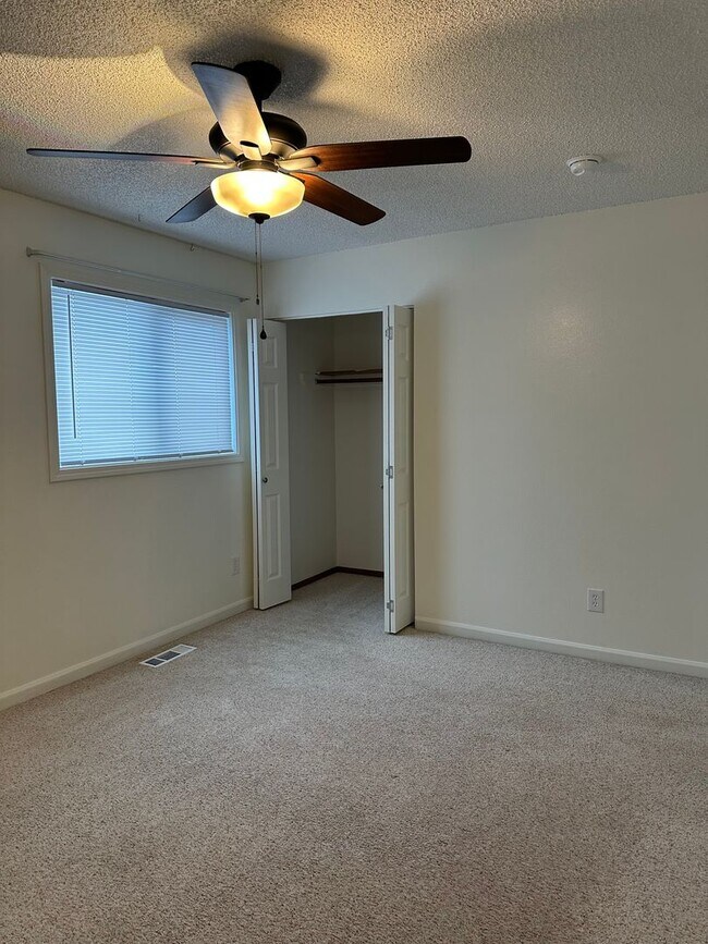 Building Photo - Fully Updated 3B/ 1BA Duplex| Washer and Dryer in unit| Huge fully fenced backyard w/ shed, garde...