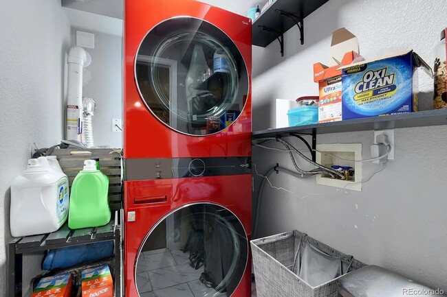 Building Photo - 4 Bedroom Single Family Home in Denver