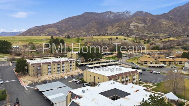 Building Photo - 5630 Meadow Ln