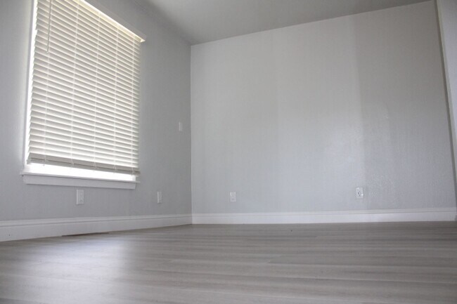 Building Photo - 2680 Appian Way