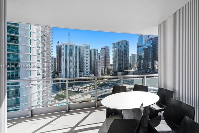 Building Photo - 90 SW 3rd St