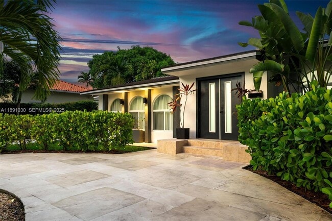 Building Photo - 1651 SW 13th Ave