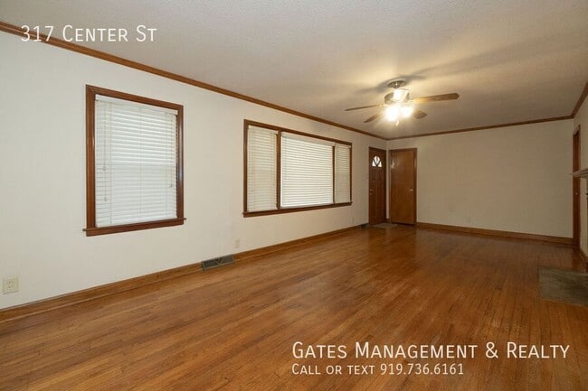 Building Photo - 317 Center St