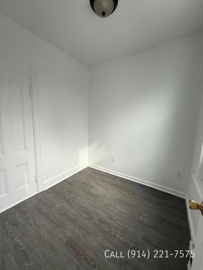 Building Photo - 15 Cedar St