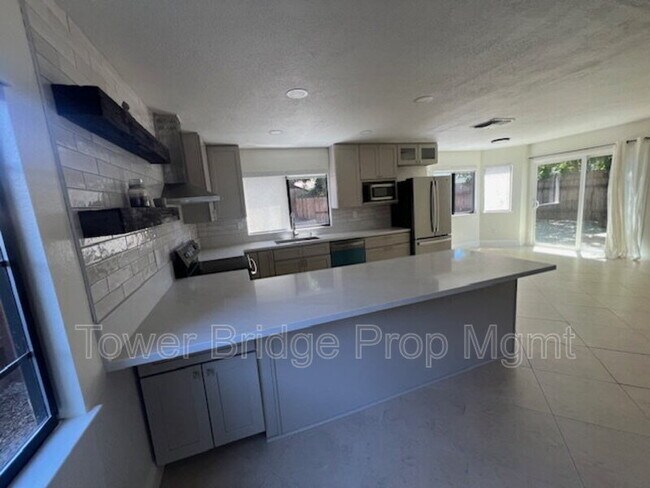 Building Photo - 2247 Atrisco Cir