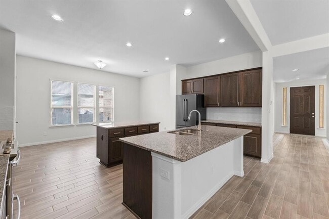 Building Photo - 104 Scenic Hills Cir