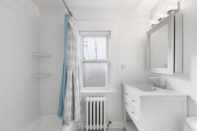 Building Photo - 331 Granby Rd