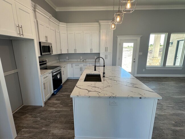 Building Photo - 523 Canyon Creek Dr