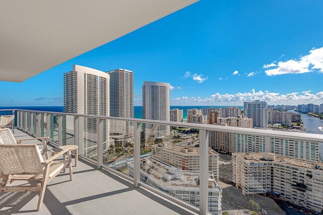 Building Photo - 4010 S Ocean Dr