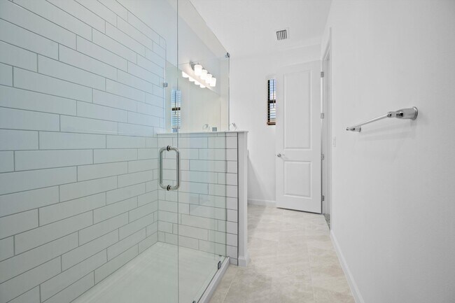 Building Photo - 7638 SW Lucy Ln