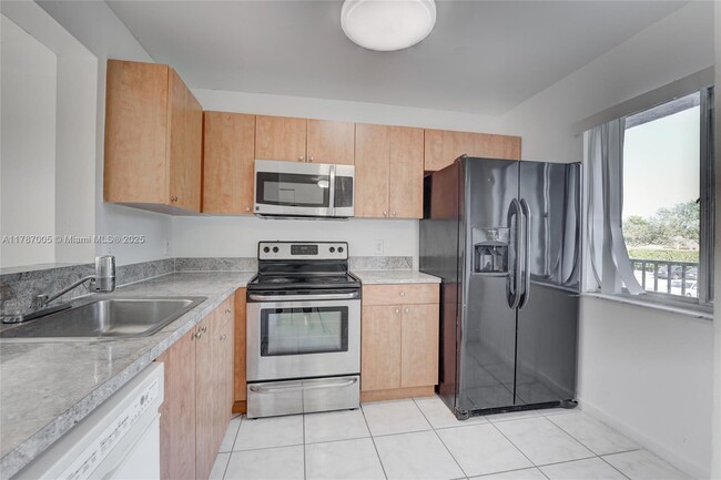 Building Photo - 8620 N Sherman Cir