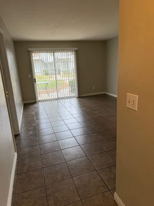 Building Photo - 3823 S Maryland Pkwy