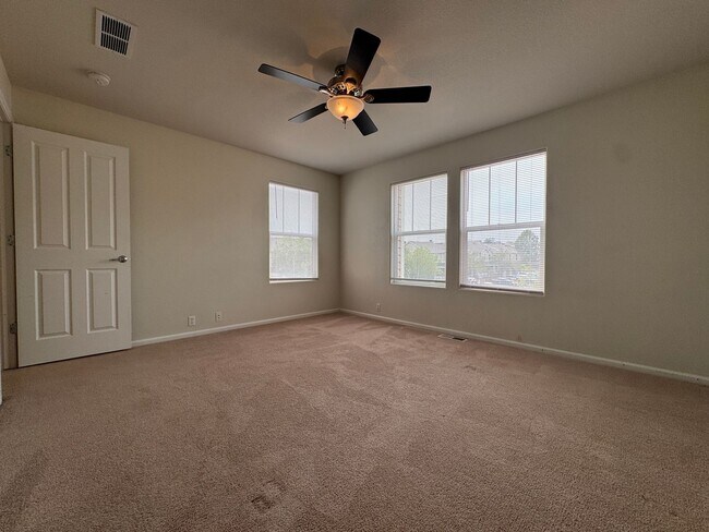 Building Photo - 7681 Sandy Springs Point