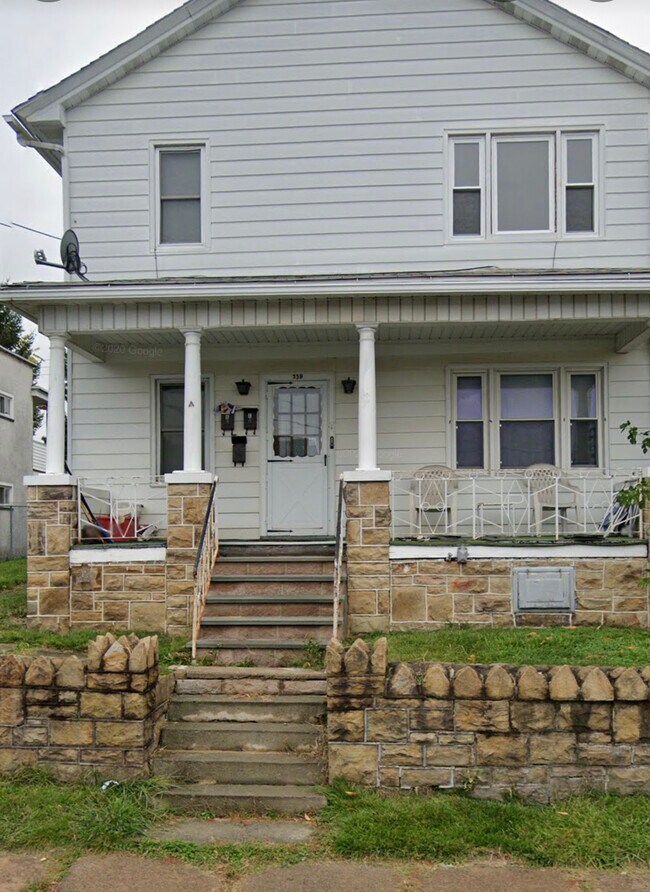 Primary Photo - 339 N Hyde Park Ave