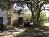 Building Photo - 2909 Whisper Oaks Ln