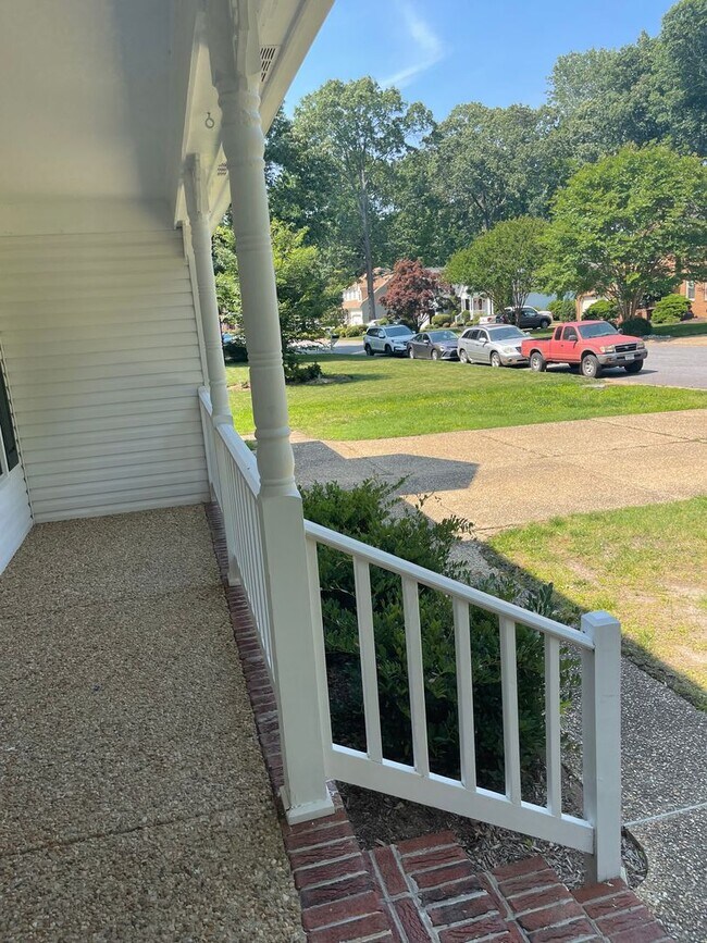 Building Photo - 403 Coach Hovis Dr