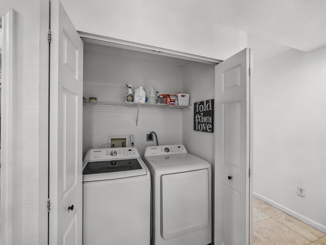 Building Photo - 1610 Presidential Way