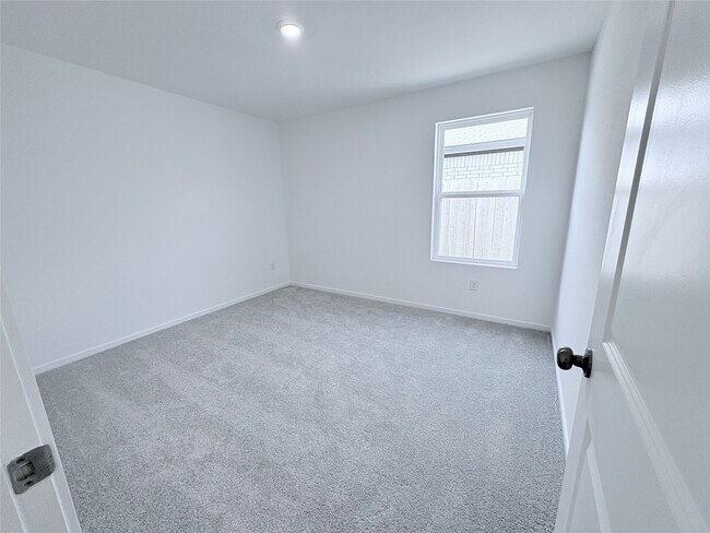 Building Photo - 26915 Dalmatian Bellflower Dr