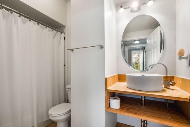 Building Photo - 2840 Peachtree Rd