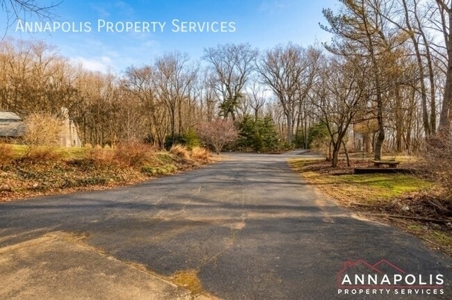 Building Photo - 1810 View Top Ct