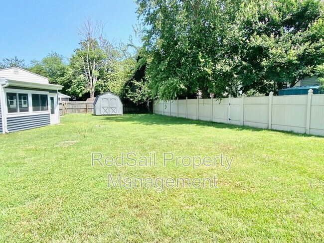 Building Photo - 701 Whitney Ct