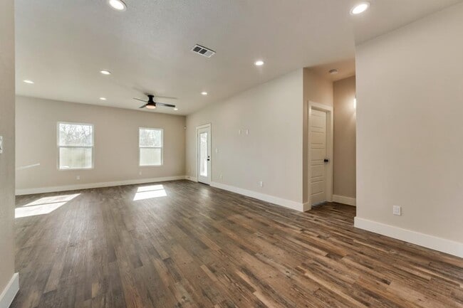 Building Photo - 2716 Brigham Ln