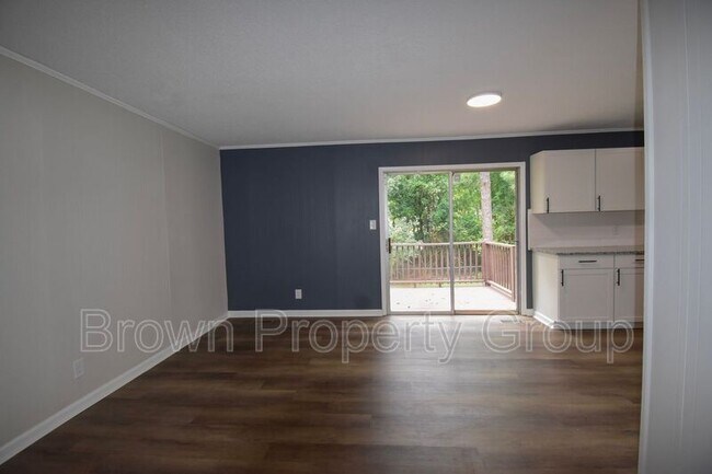 Building Photo - 870 Bedrock Dr