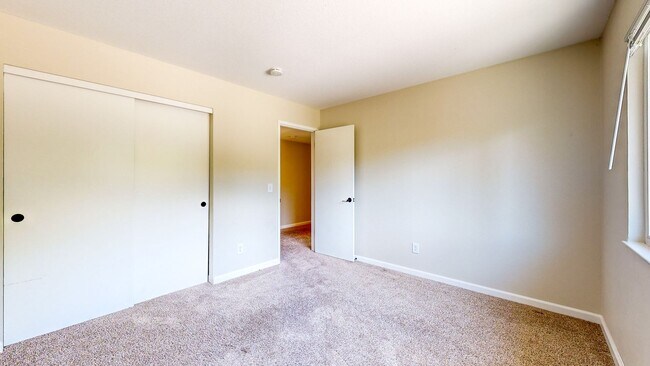 Building Photo - Rincon Valley Single Level, Landscaper Included!