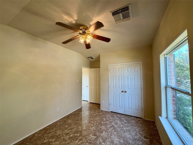 Building Photo - 8607 Sunny Gallop Dr