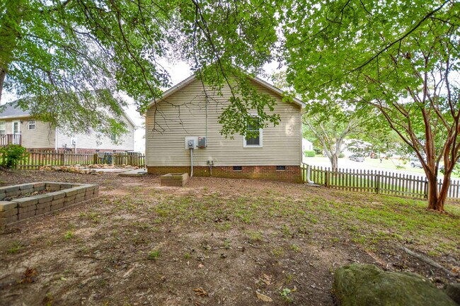 Building Photo - 2-Bedroom, 1-Bath Home in Fort Mill | $1,995 per Month