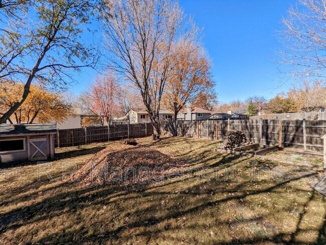 Building Photo - 9203 Ranchview Ln N