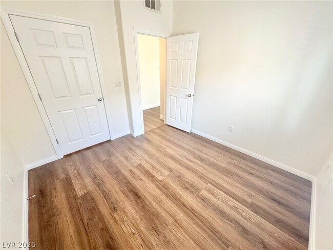 Building Photo - 7701 W Robindale Rd