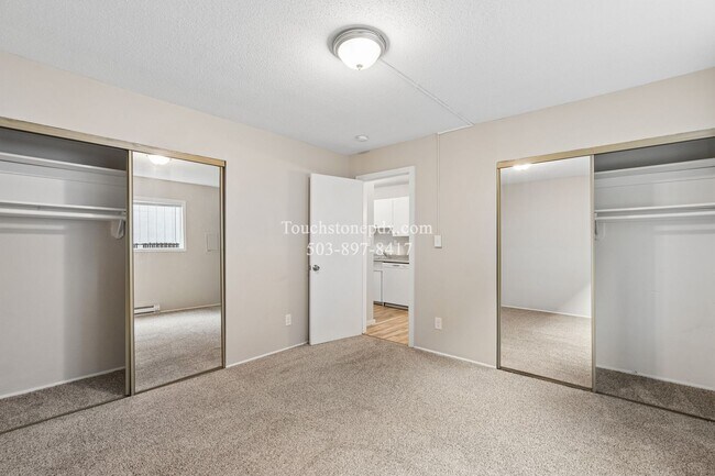 Building Photo - 706 NE 99th Ave