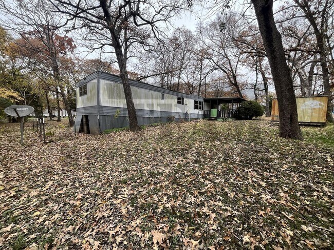 Building Photo - Charming 2-bedroom, 1-bathroom home!