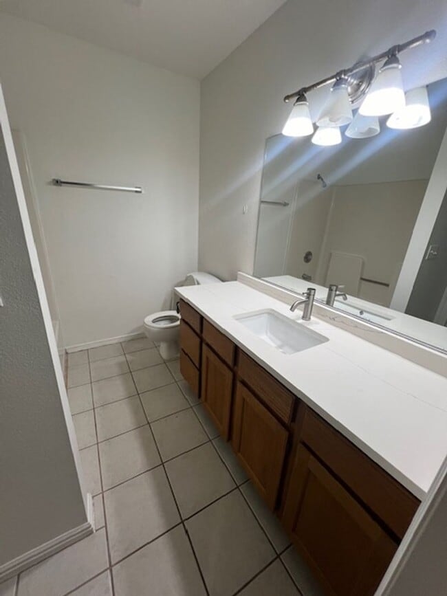 Building Photo - Cimaron Terrace Townhome