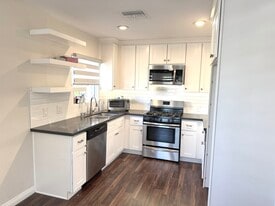 Building Photo - 10202 Jardine Ave