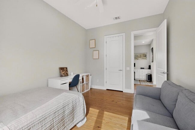 Building Photo - 807 W Gibson St