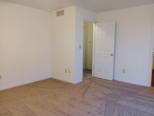 Building Photo - 2416-2418 Calder Ct.