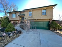Building Photo - Beautiful Villa Loma Bi-Level