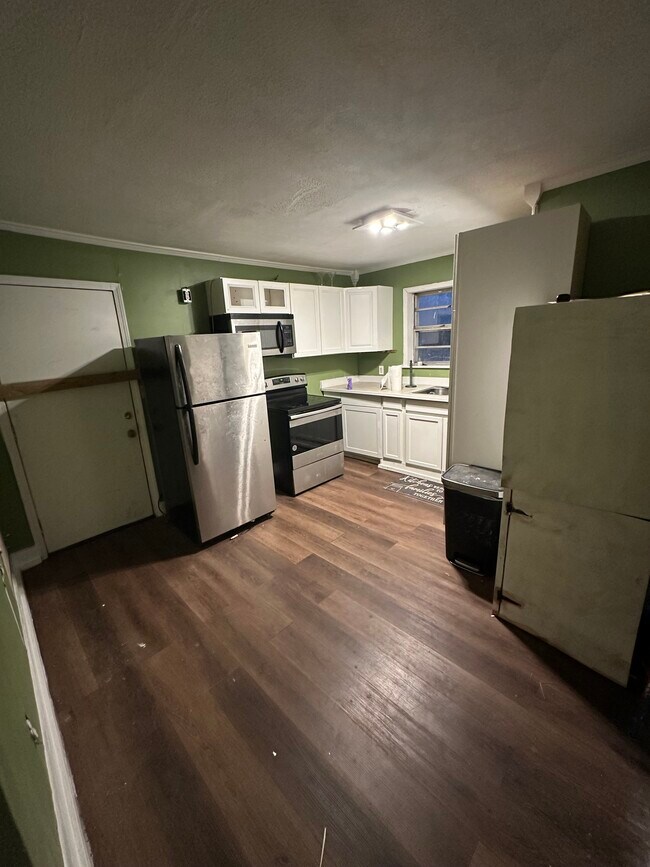 Building Photo - 165 Pleasant Ct