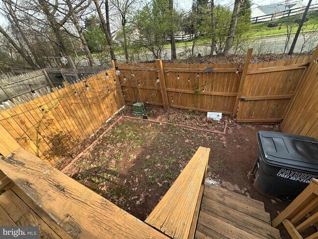 Building Photo - 8282 White Pine Dr