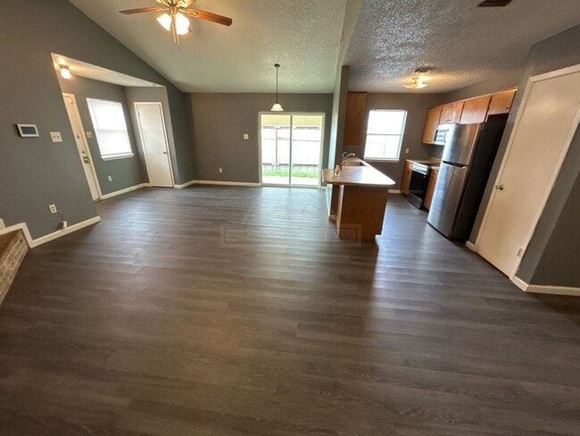 Building Photo - 2011 Windward Dr