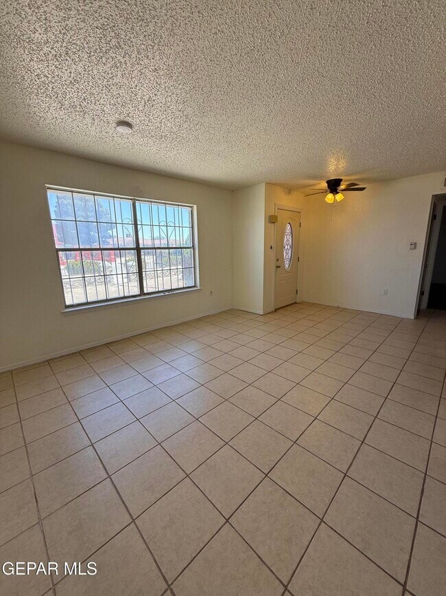 Building Photo - 8403 Villanova Dr