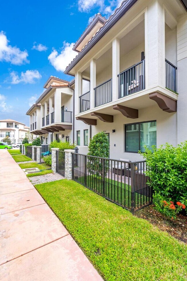 Building Photo - 4450 NW 83rd Pkwy