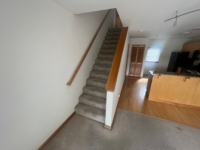 Building Photo - Stunning 3rd-Floor Condo at McCormick Pier...
