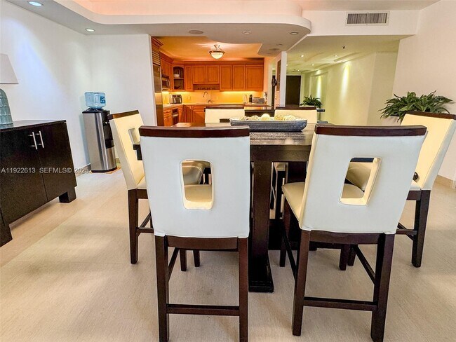 Building Photo - 8877 Collins Ave